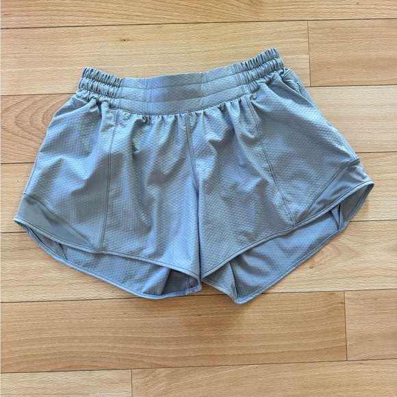 Lululemon Hotty Hot Short II Long 4" *Emboss - Picture 2 of 4